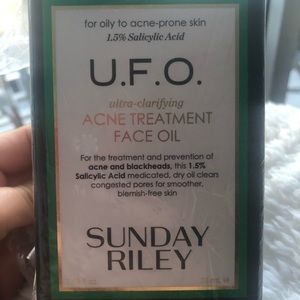 Sunday Riley UFO Acne treatment oil